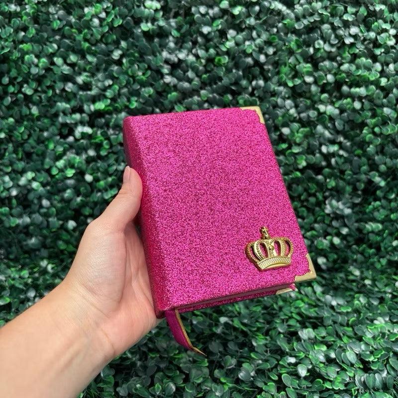 Mini Bíblia Feminina Infantil de Bolsa com índice Letra Pequena ARC Glitter Rosa Jovem Evangélica